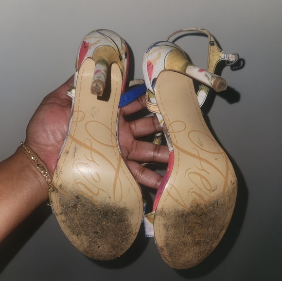 Fergie Roxane Floral Heels - Picture 3 of 3